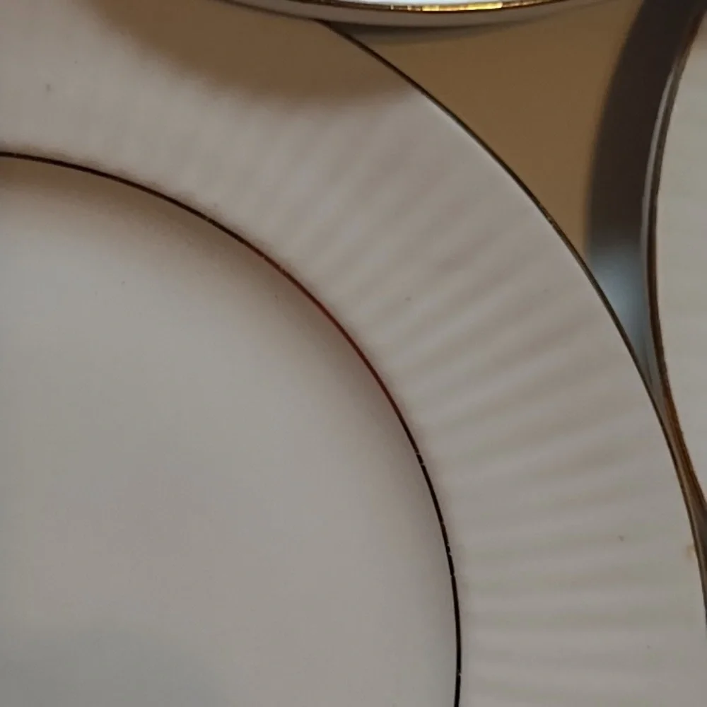 Elegant White With Gold Trim (Set Of 12) - Picture 7 of 10